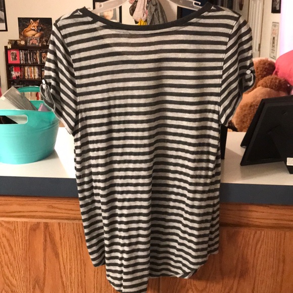 ❌SOLD❌Super soft striped pocket tee - Picture 5 of 5